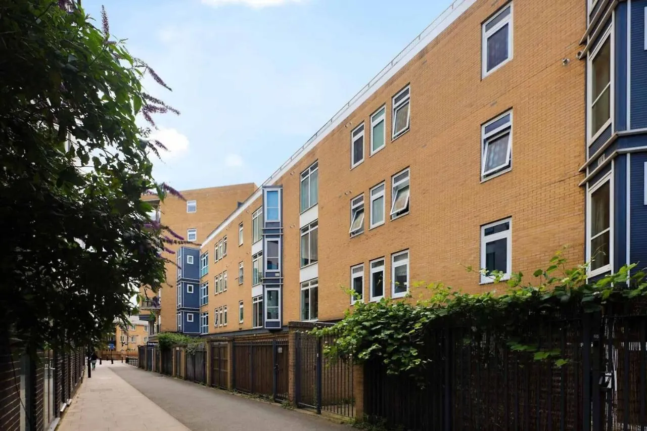 Beautiful & Vibrant 2Bd Home W Balcony - Hackney! London United Kingdom
