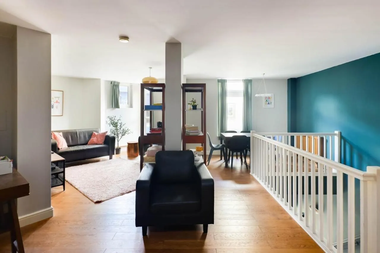 Beautiful & Vibrant 2Bd Home W Balcony - Hackney! London Holiday home